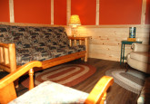11_livingRoomLowViewToFuton