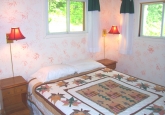 11_pinkbedroom