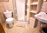 13_bathroom