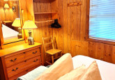 13_kingbedrmDresserShelves2025