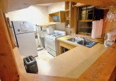 13_kitchenAtNightTowardsRefrig