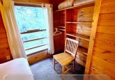 16_QueensUpLakesideBedStorageCornerTEXTweb