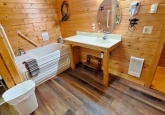 19_bathroomLowerOverviewTubSinkWEB