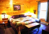 19_kingbedroom2012