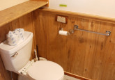 3_bathroomToilet2023
