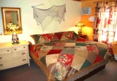 9_kingbedroom2012PIX